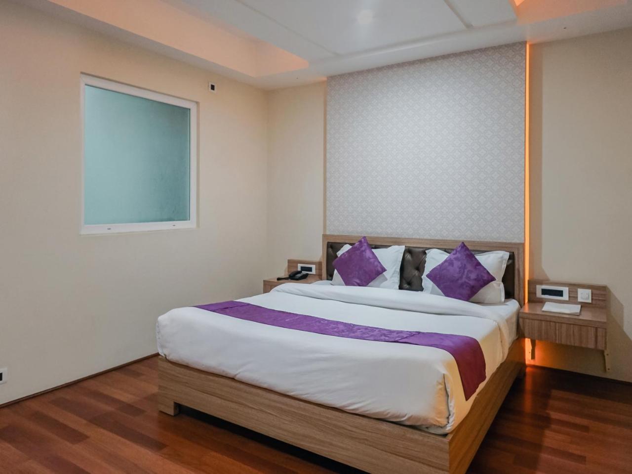 Treebo Tryst The Kalyaniz Guwahati Bagian luar foto