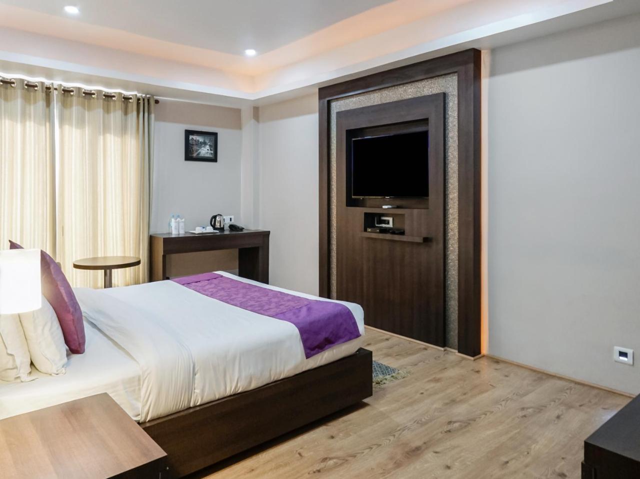 Treebo Tryst The Kalyaniz Guwahati Bagian luar foto