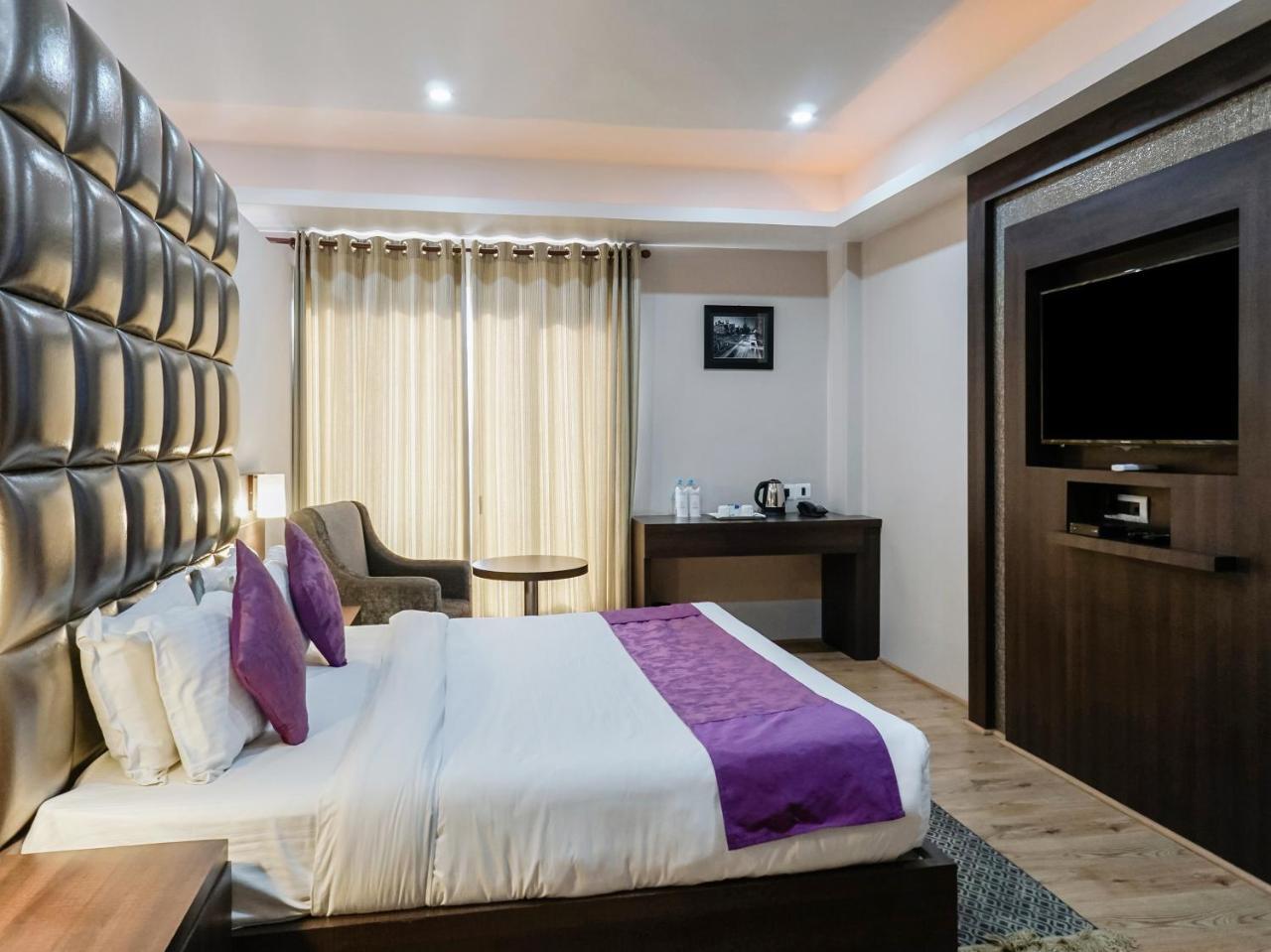 Treebo Tryst The Kalyaniz Guwahati Bagian luar foto